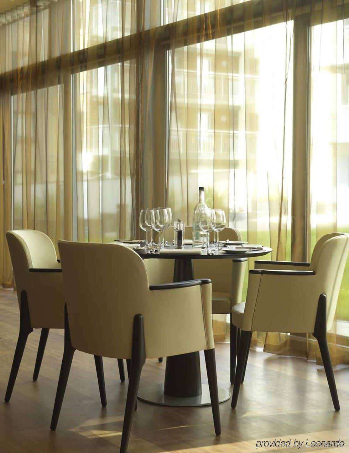 Hilton Garden Inn Aberdeen City Centre Buitenkant foto