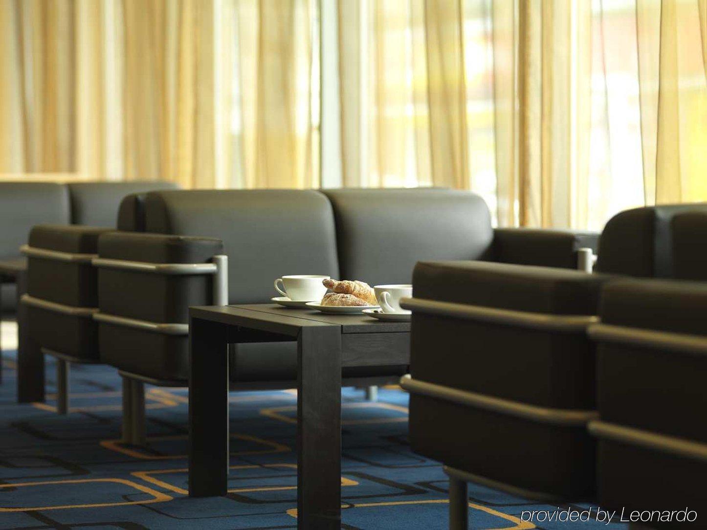 Hilton Garden Inn Aberdeen City Centre Buitenkant foto