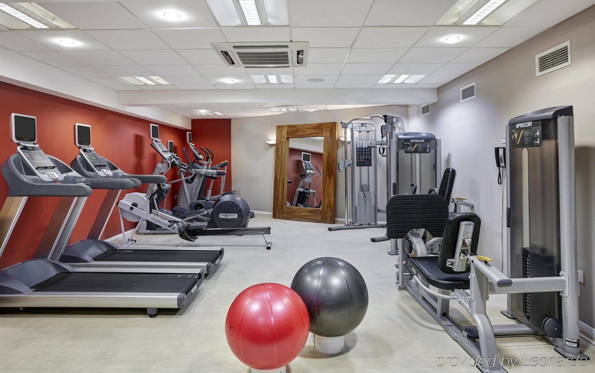 Hilton Garden Inn Aberdeen City Centre Buitenkant foto