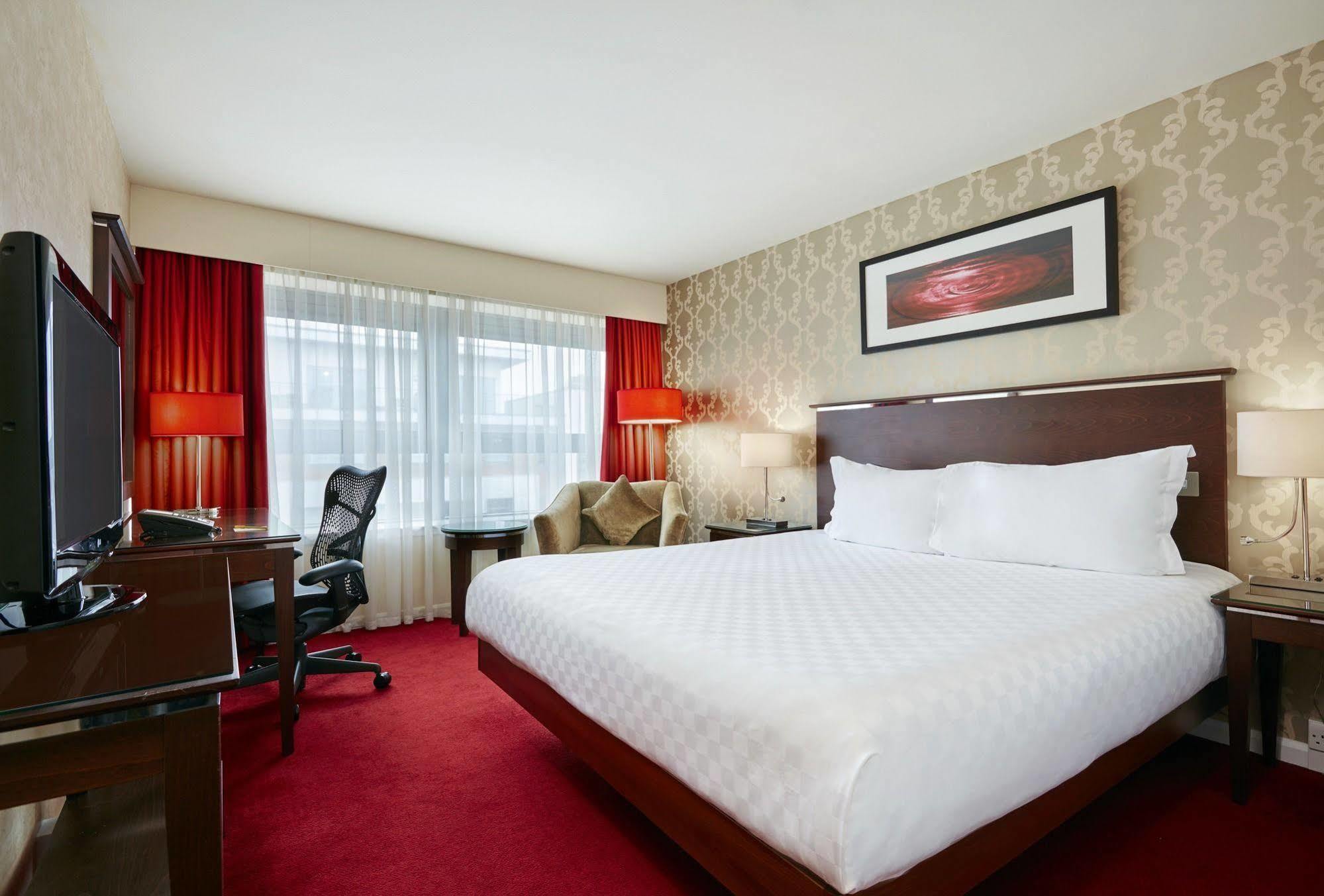 Hilton Garden Inn Aberdeen City Centre Buitenkant foto