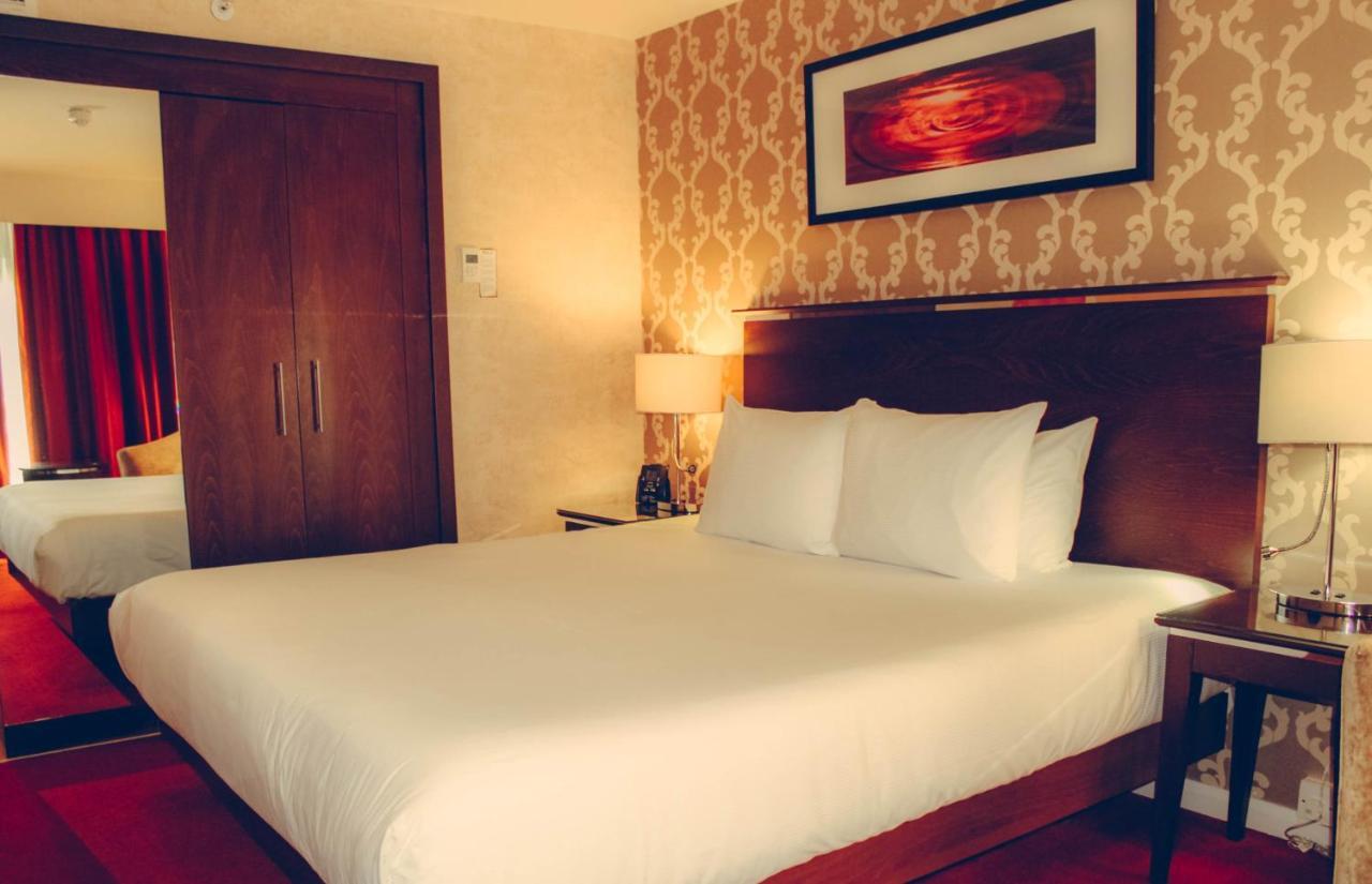 Hilton Garden Inn Aberdeen City Centre Buitenkant foto