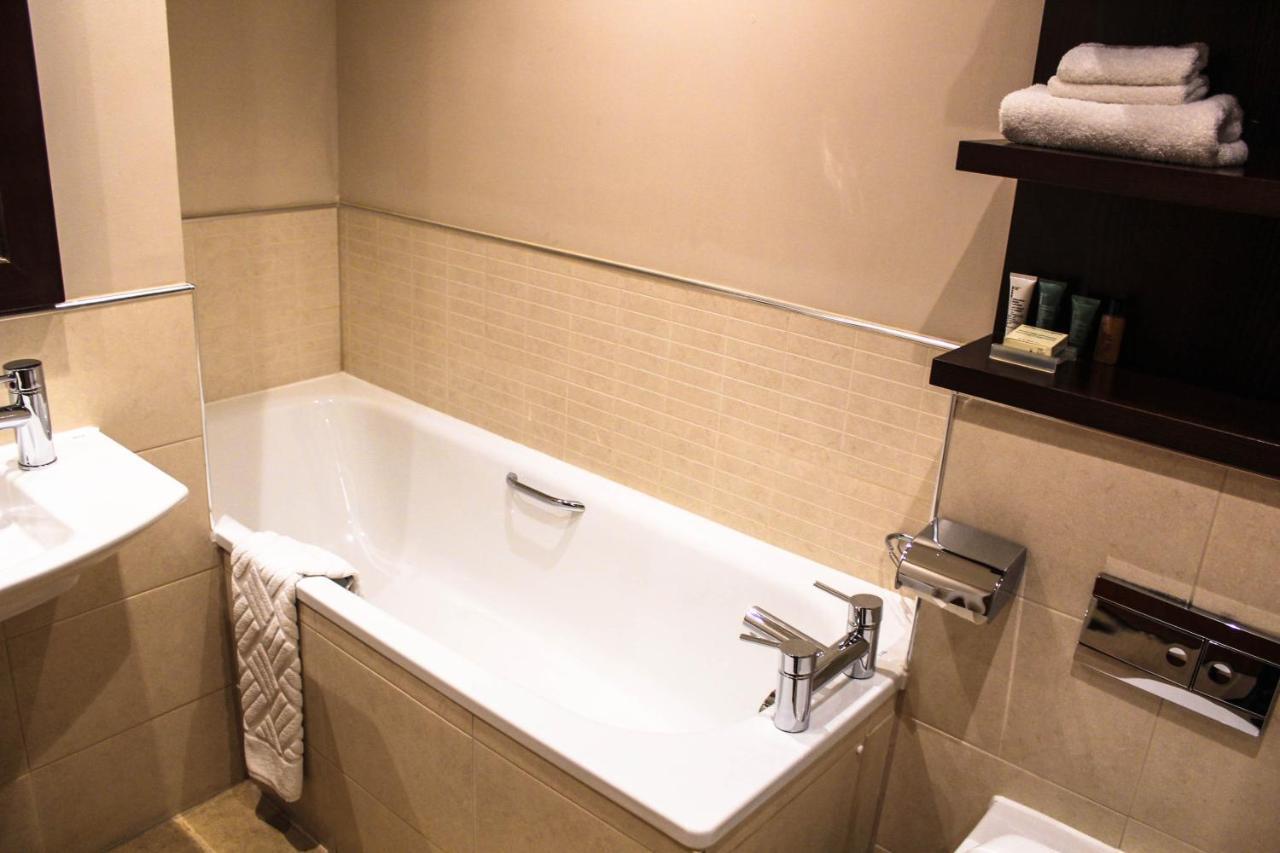 Hilton Garden Inn Aberdeen City Centre Buitenkant foto